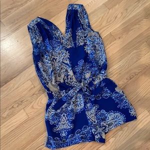 BCBGMaxAzria romper - Size 6